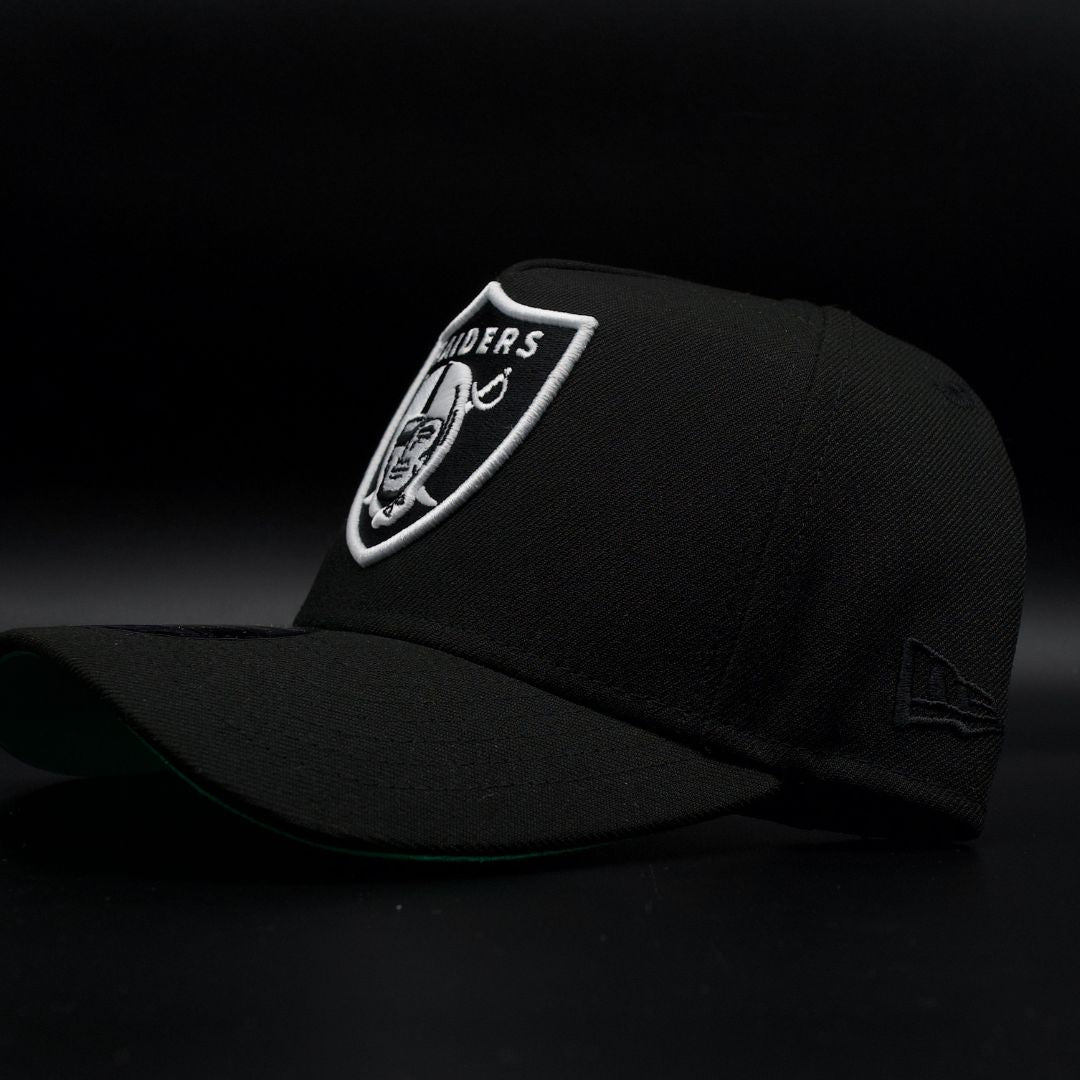 LAS VEGAS RAIDERS A FRAME  SCRIPT SNAP BACK