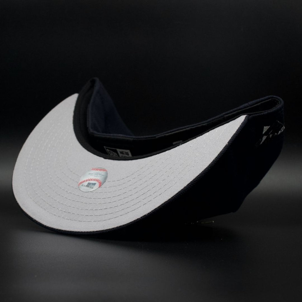 NY YANKES x PAPER PLANES